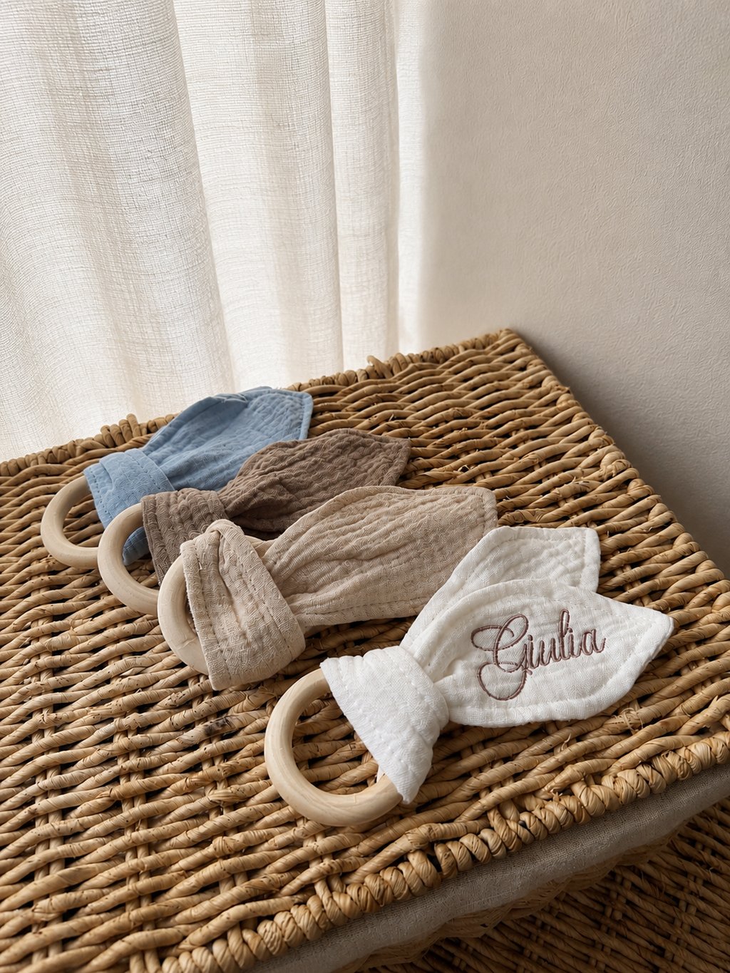 Coffret Les Essentiels – Gigoteuse, Doudou, Couverture, Cape, Brosse, Anneau & Tétine