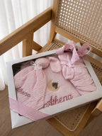 Coffret Premiers Rêves – Gigoteuse, Pyjama, Doudou & Tétine