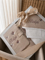 Coffret Mon Premier Rituel – Cape de bain, Carnet, Trousse & Brosse